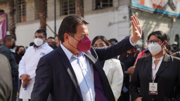 Asiste Mario Delgado a toma de protesta de Miguel Gutiérrez como presidente municipal de Chalco, Estado de México.