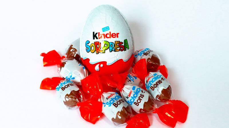 Retiran huevitos Kinder del mercado por riesgo de salmonela