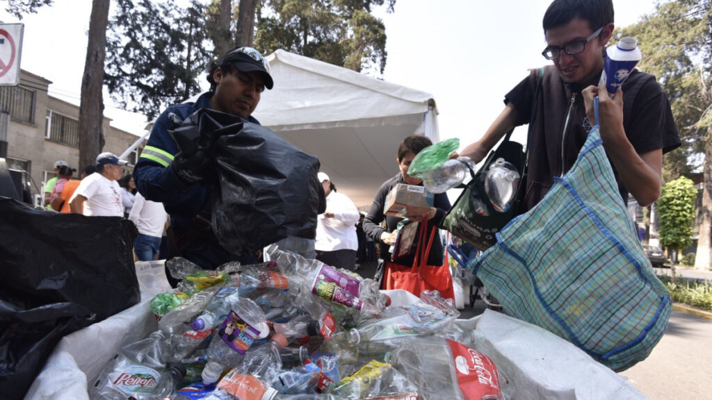 Cambia tu basura por productos en el Plastianguis