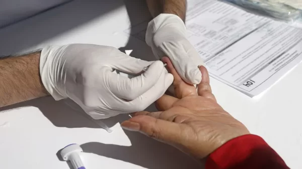 IMSS hará pruebas gratuitas de VIH y hepatitis C durante la marcha LGBT