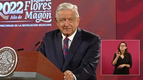 AMLO afirma que se identifica con Jesús Cristo por su entrega a favor de los pobres