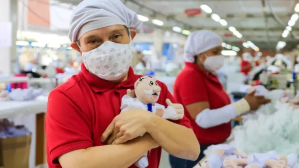 La linda historia de cómo se hacen los peluches de Dr Simi