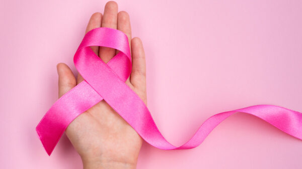 Detectan cáncer de mama en niña de 7 años